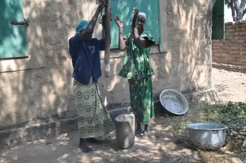 ɨgə gɨ gere (piler du riz)