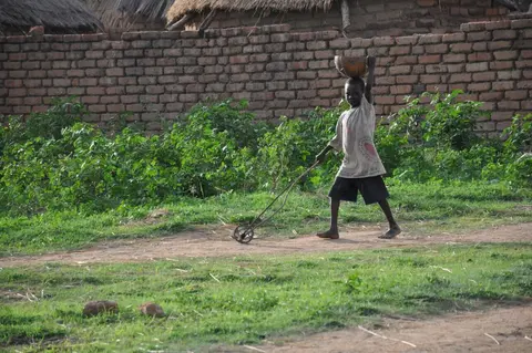 wun̰jɨ gɨnə dine day (jeux d’enfants)